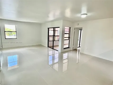 10893 NW 7th Street Miami FL 33172