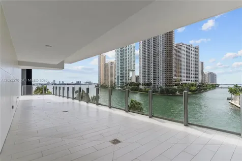 300 Biscayne Blvd Way Miami FL 33131
