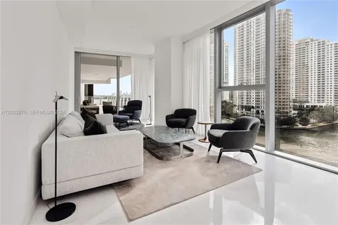 300 Biscayne Blvd Way Miami FL 33131