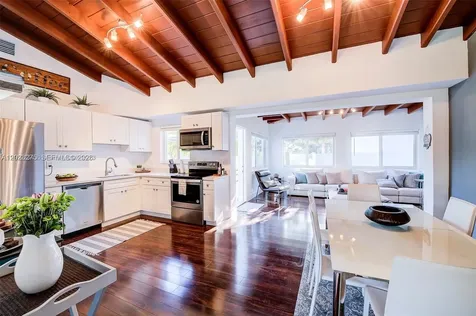 2190 NE 169th Street North Miami Beach FL 33162