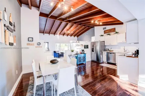 2190 NE 169th Street North Miami Beach FL 33162