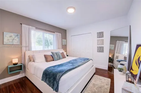 2190 NE 169th Street North Miami Beach FL 33162