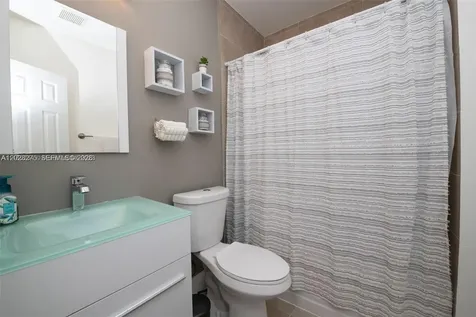 2190 NE 169th Street North Miami Beach FL 33162