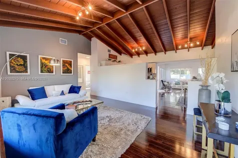 2190 NE 169th Street North Miami Beach FL 33162
