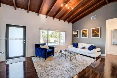 2190 NE 169th Street North Miami Beach FL 33162