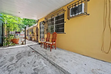 1792 SW 11th Street Miami FL 33135