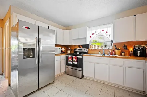 1792 SW 11th Street Miami FL 33135