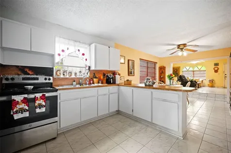 1792 SW 11th Street Miami FL 33135