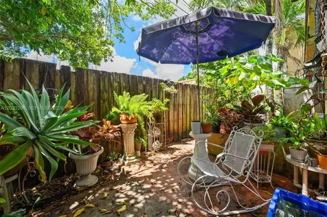 1792 SW 11th Street Miami FL 33135