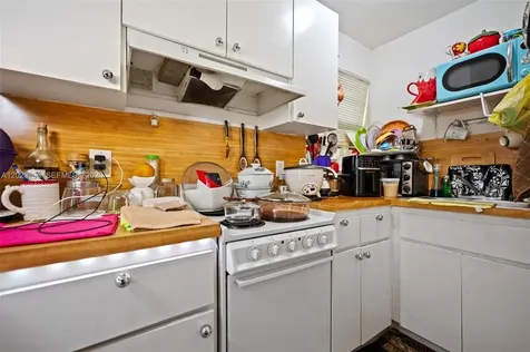 1792 SW 11th Street Miami FL 33135