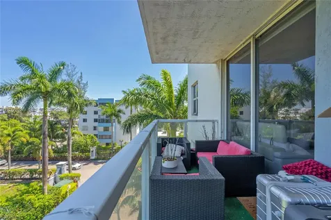 5077 NW 7th Street Miami FL 33126
