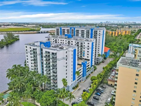 5077 NW 7th Street Miami FL 33126