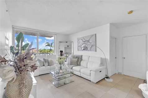 5077 NW 7th Street Miami FL 33126