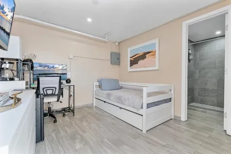 2231 SW 17th Street Miami FL 33145