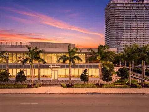 1006 E Hallandale Beach Boulevard Hallandale Beach FL 33009
