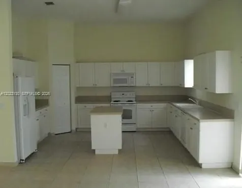 1423 NE 40th Road Homestead FL 33033
