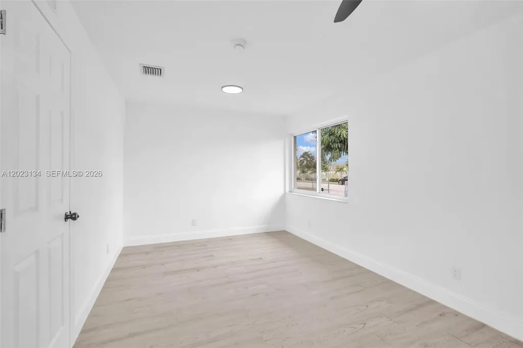 2572 NW 20th Street Fort Lauderdale FL 33311