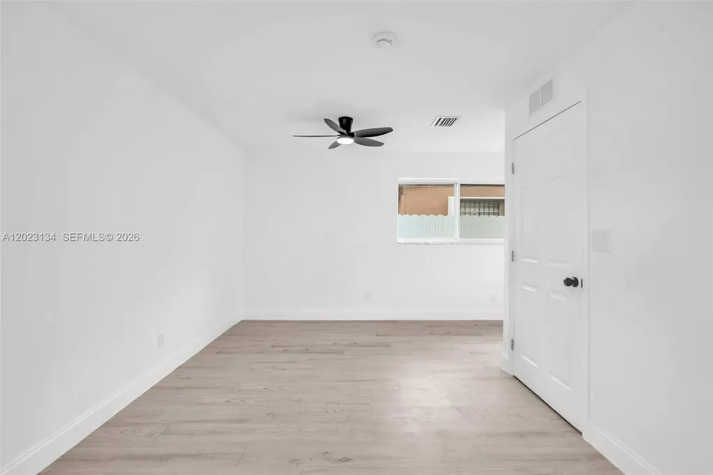 2572 NW 20th Street Fort Lauderdale FL 33311