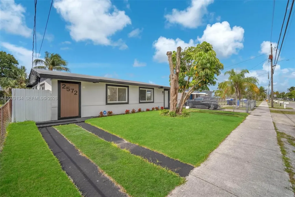 2572 NW 20th Street Fort Lauderdale FL 33311
