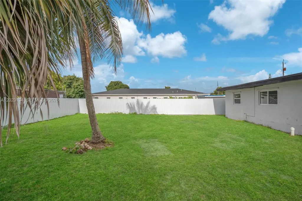 2572 NW 20th Street Fort Lauderdale FL 33311