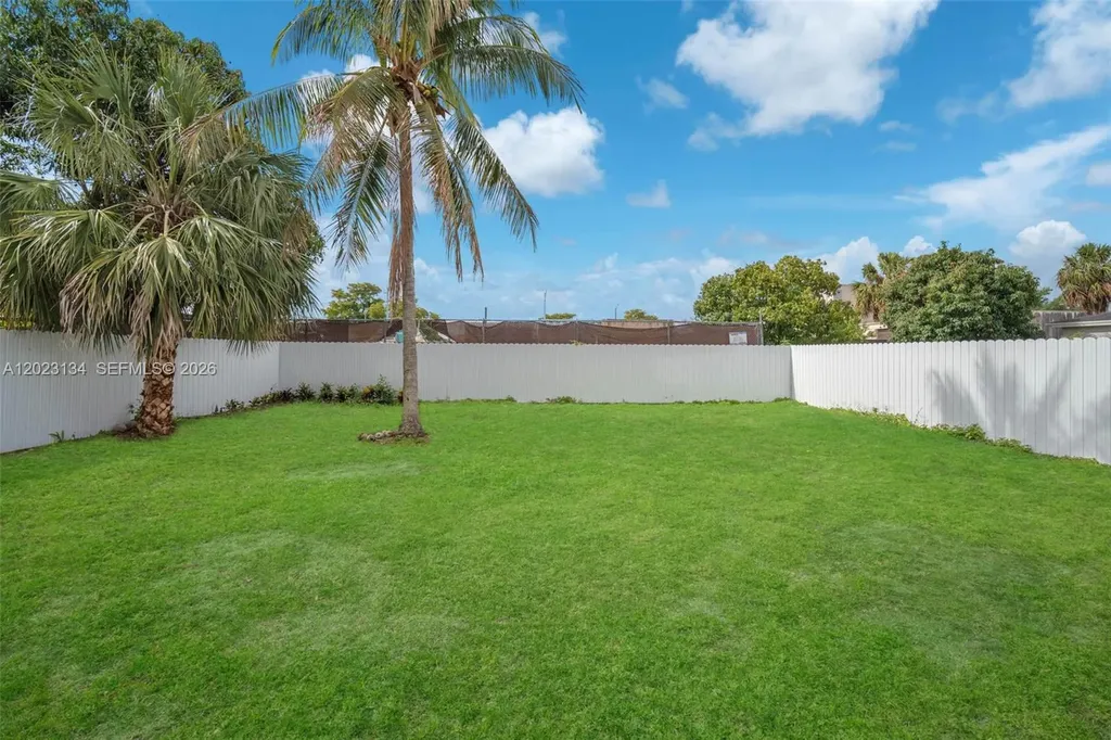 2572 NW 20th Street Fort Lauderdale FL 33311