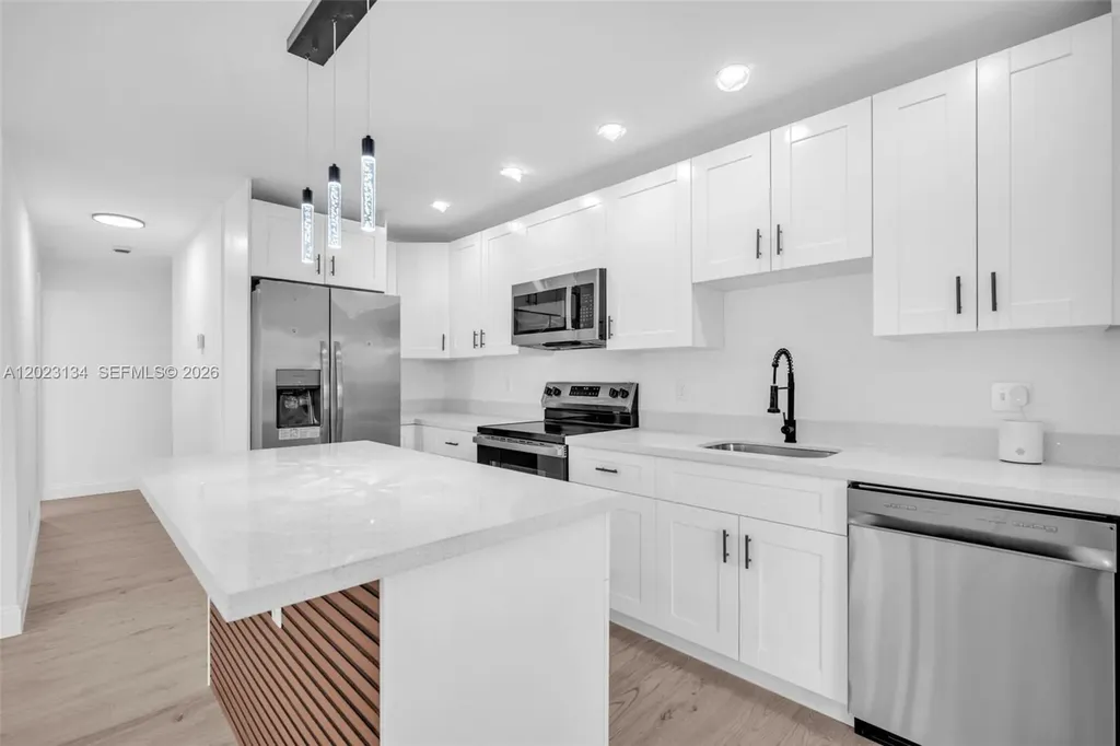 2572 NW 20th Street Fort Lauderdale FL 33311