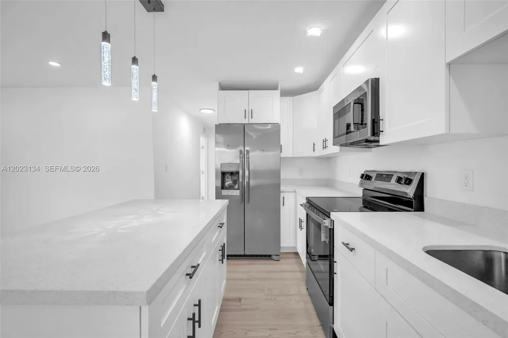 2572 NW 20th Street Fort Lauderdale FL 33311
