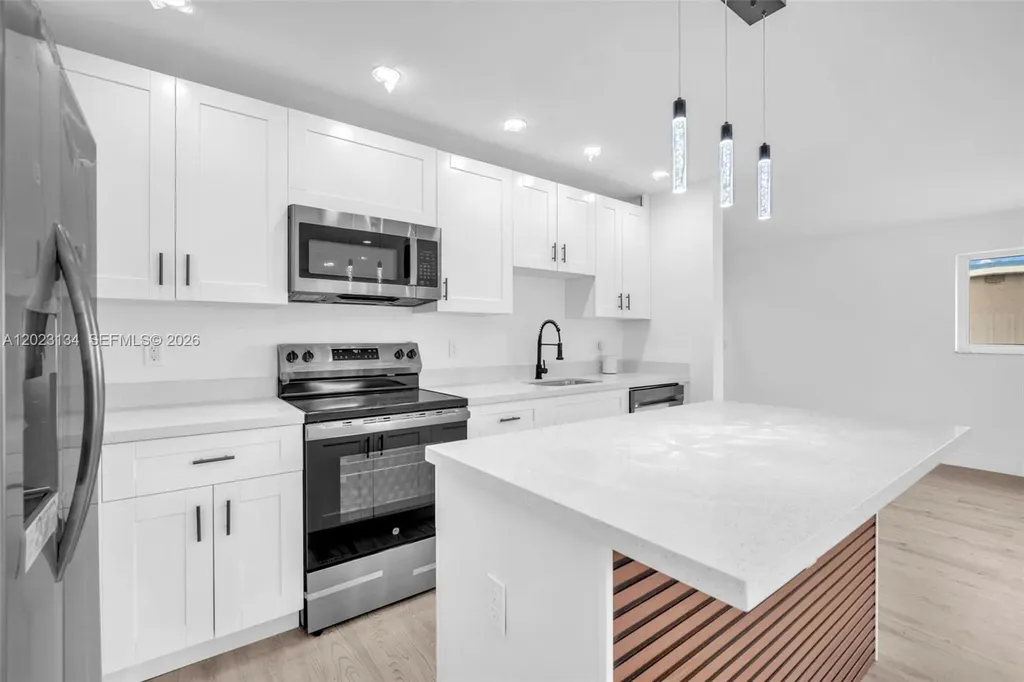 2572 NW 20th Street Fort Lauderdale FL 33311