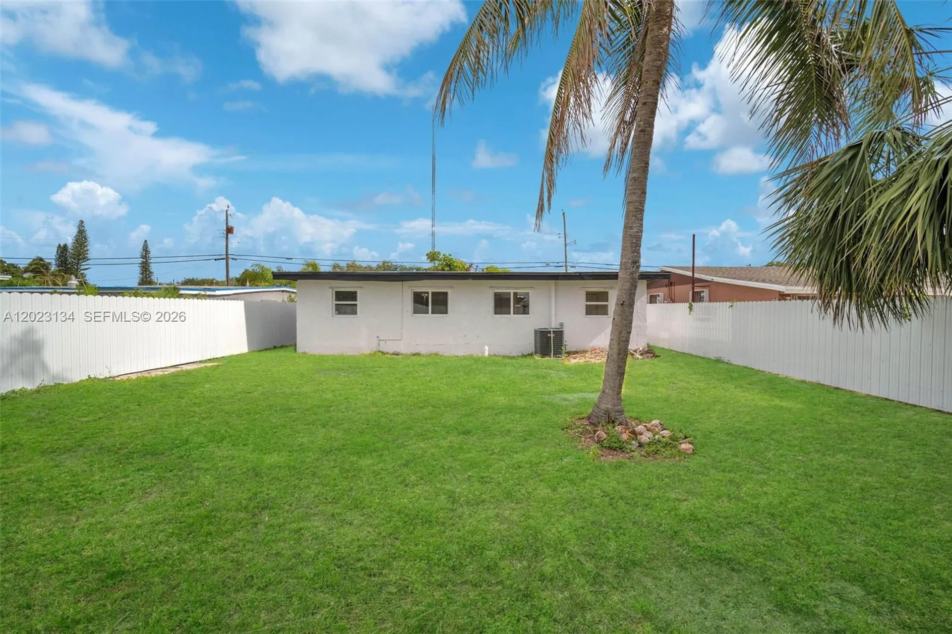 2572 NW 20th Street Fort Lauderdale FL 33311