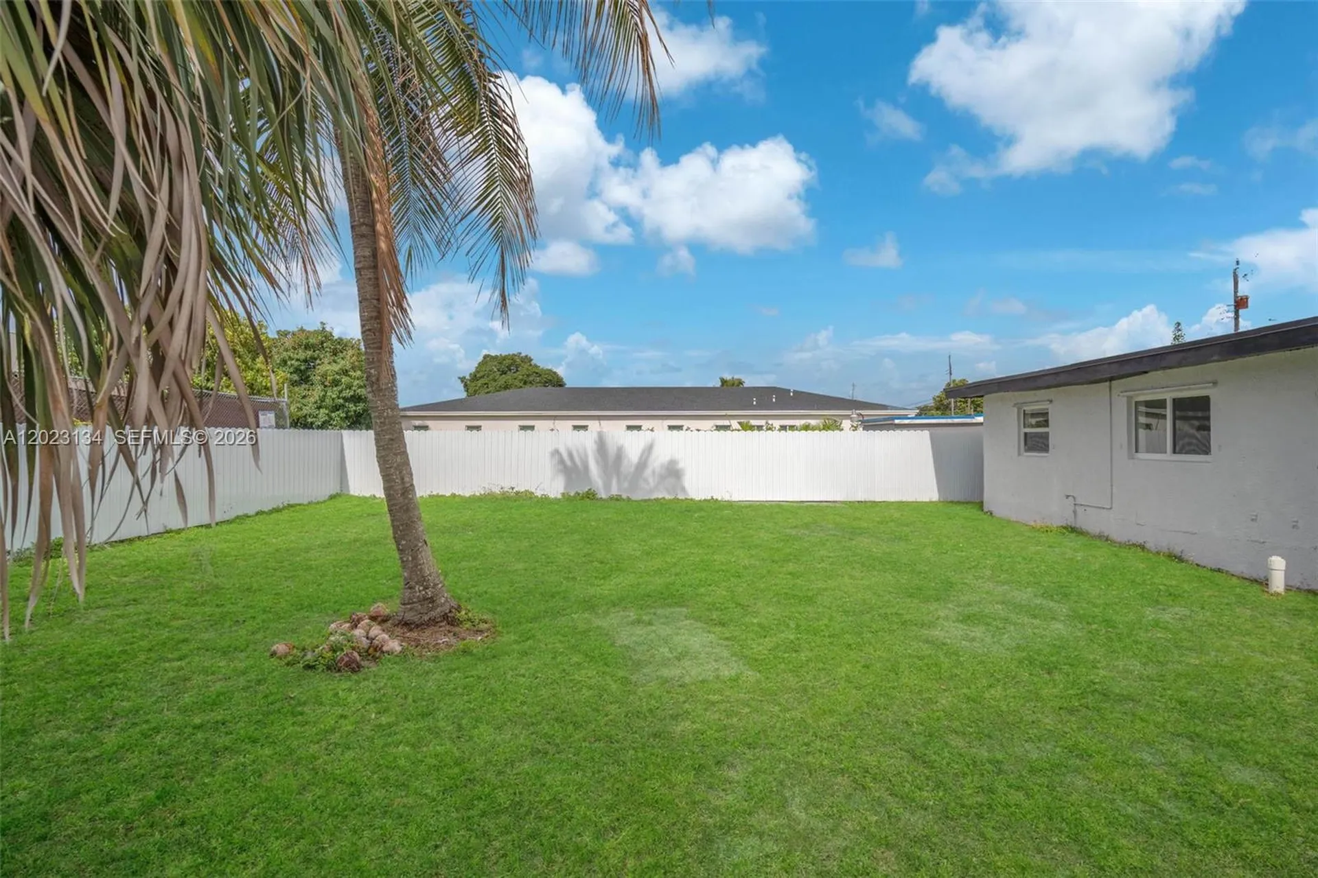 2572 NW 20th Street Fort Lauderdale FL 33311
