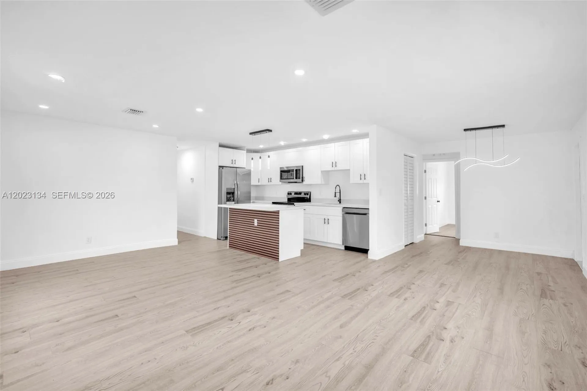 2572 NW 20th Street Fort Lauderdale FL 33311
