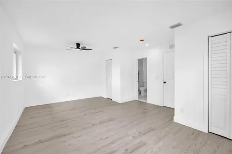 2572 NW 20th Street Fort Lauderdale FL 33311