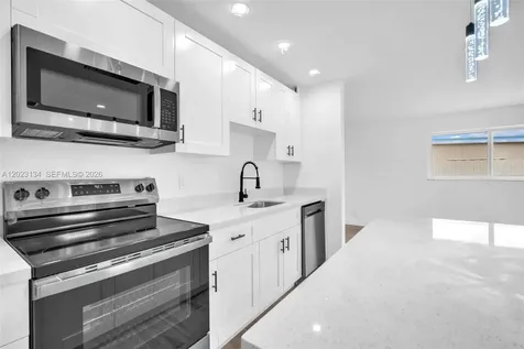 2572 NW 20th Street Fort Lauderdale FL 33311