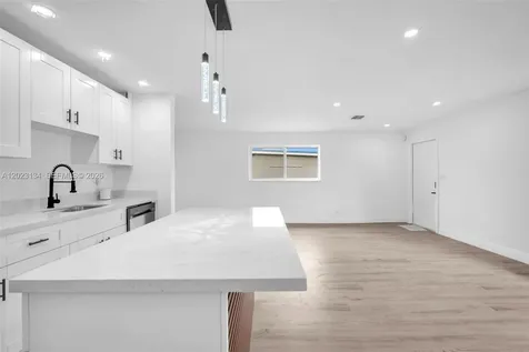 2572 NW 20th Street Fort Lauderdale FL 33311
