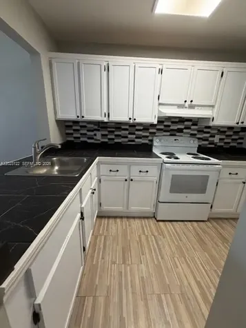 2570 W 67th Place Hialeah FL 33016