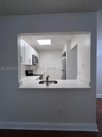 2570 W 67th Place Hialeah FL 33016