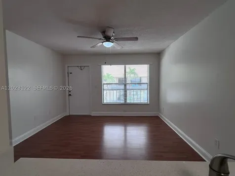 2570 W 67th Place Hialeah FL 33016