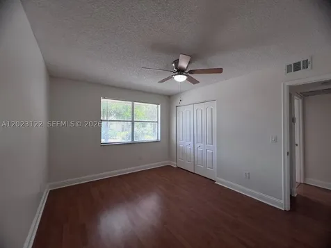 2570 W 67th Place Hialeah FL 33016