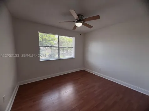 2570 W 67th Place Hialeah FL 33016