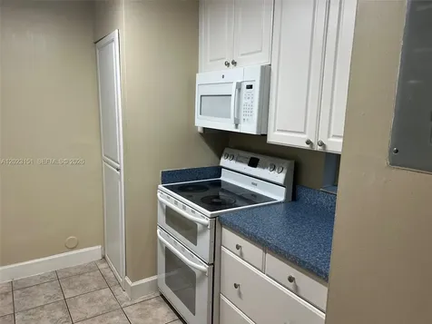 301 SW 86th Avenue Pembroke Pines FL 33025