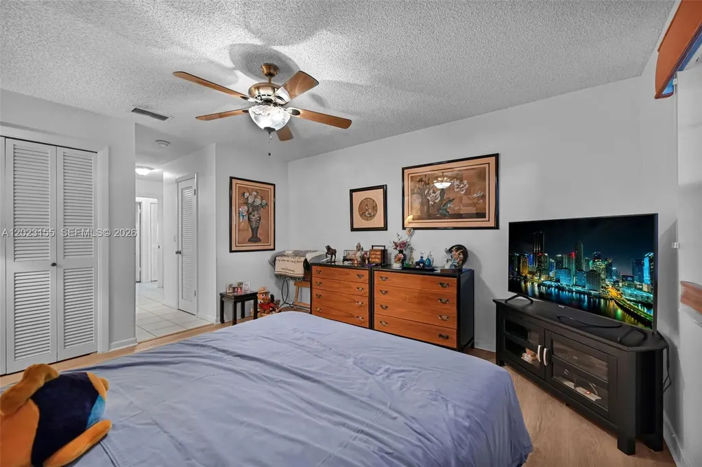 330 Briarwood Circle Hollywood FL 33024