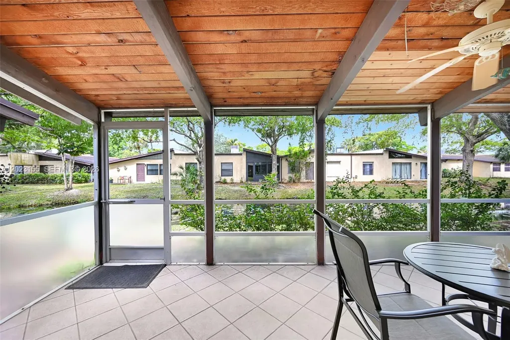 330 Briarwood Circle Hollywood FL 33024