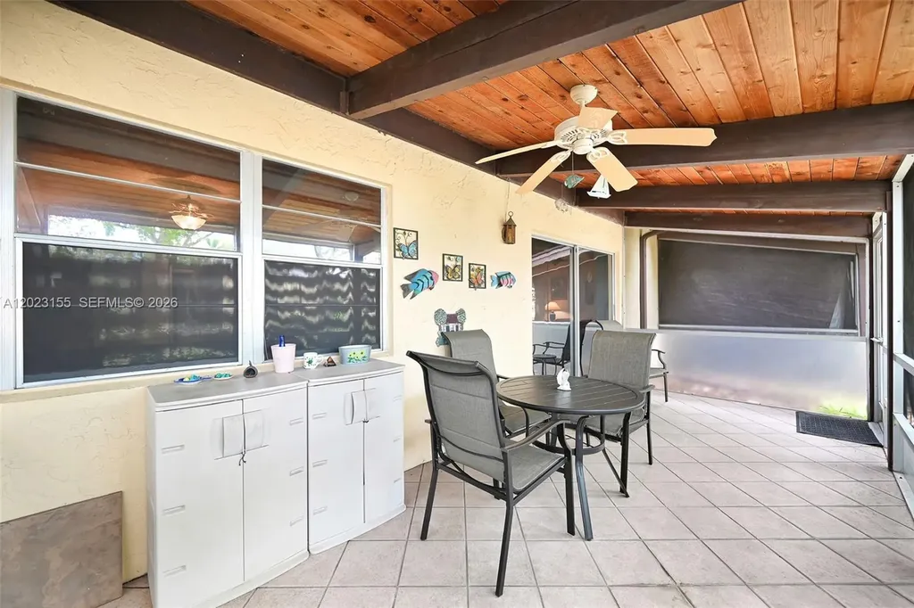 330 Briarwood Circle Hollywood FL 33024