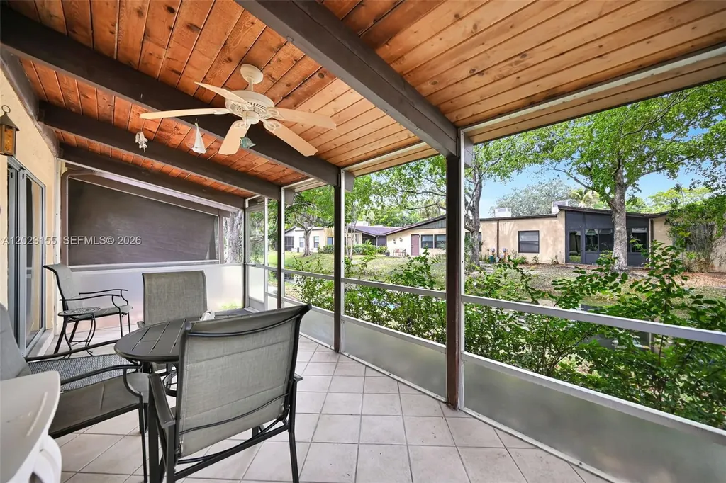 330 Briarwood Circle Hollywood FL 33024