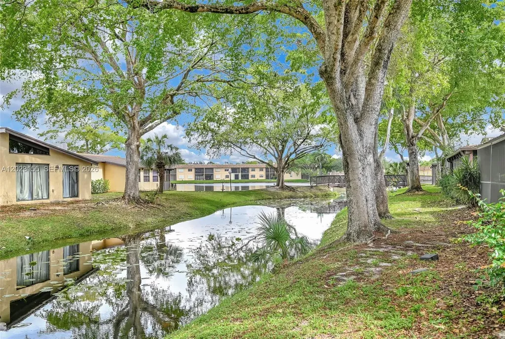 330 Briarwood Circle Hollywood FL 33024