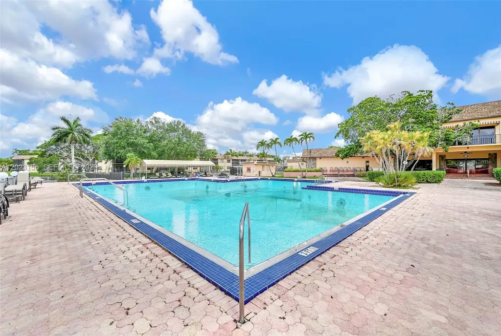 330 Briarwood Circle Hollywood FL 33024