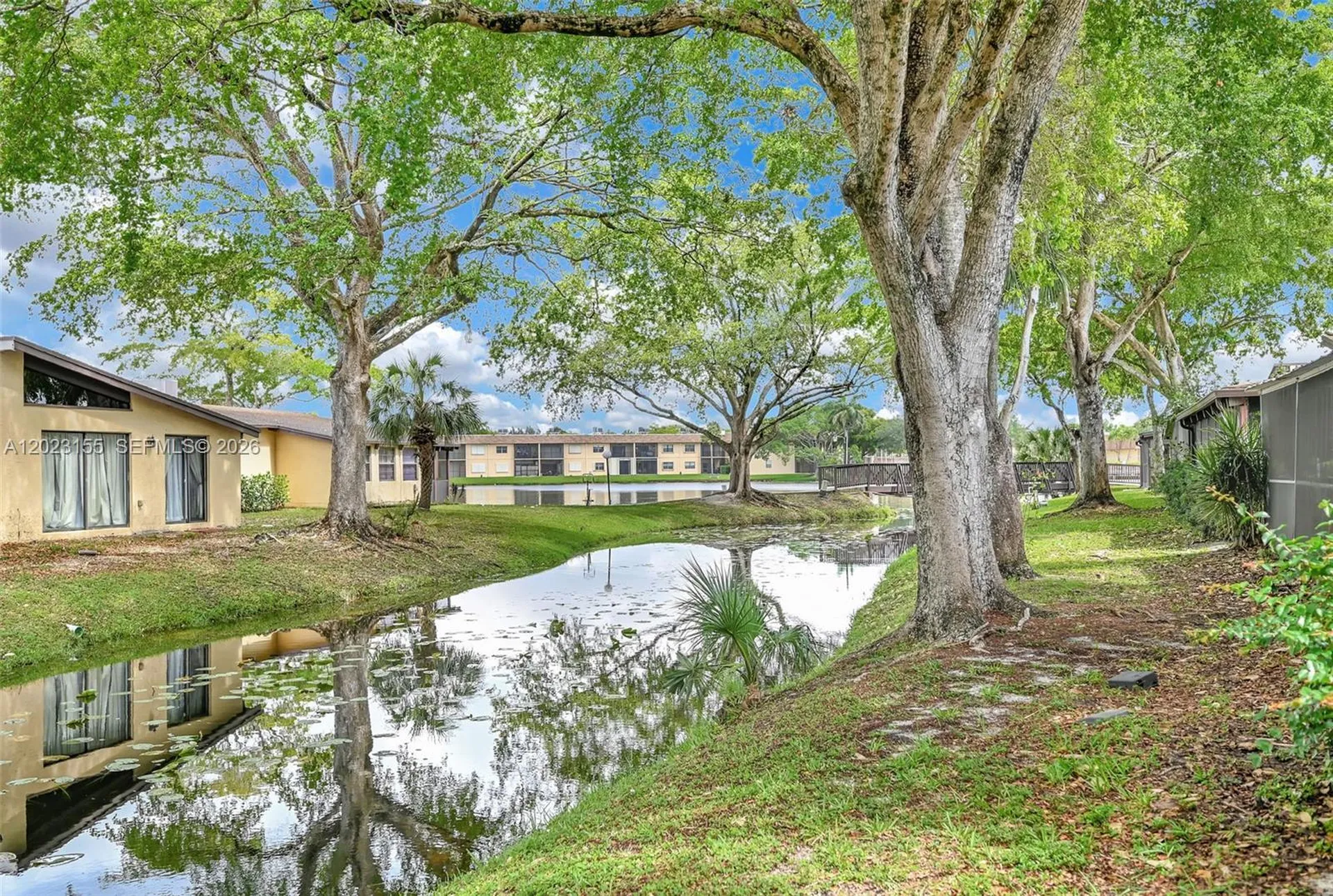 330 Briarwood Circle Hollywood FL 33024