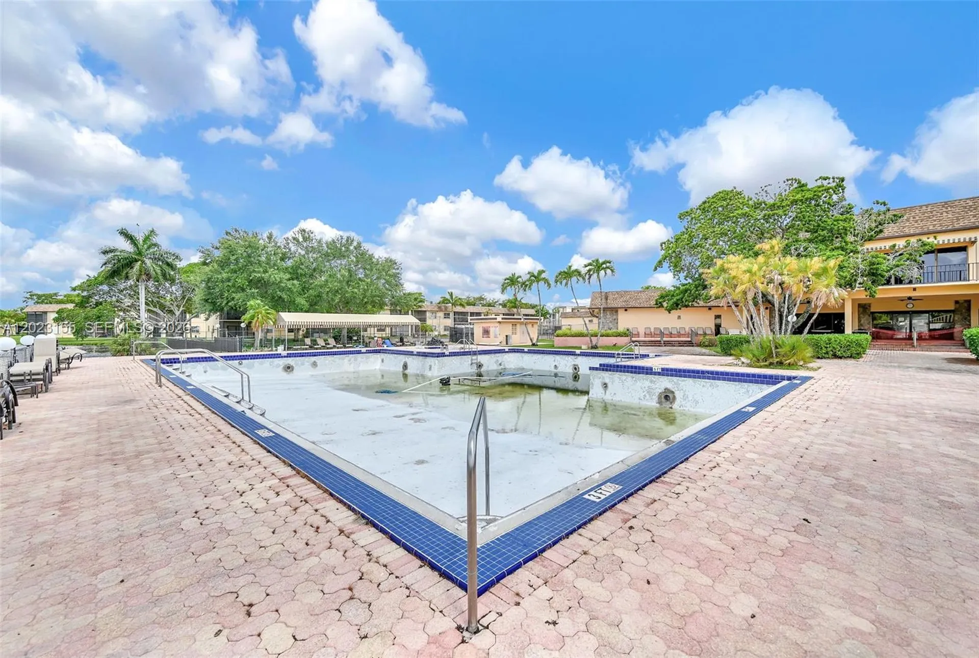 330 Briarwood Circle Hollywood FL 33024