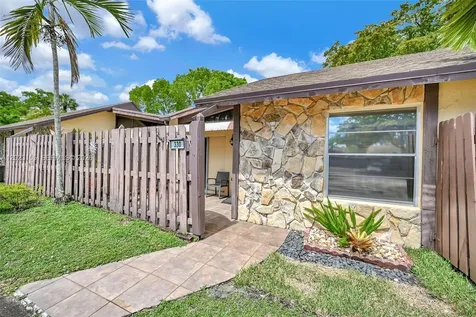 330 Briarwood Circle Hollywood FL 33024