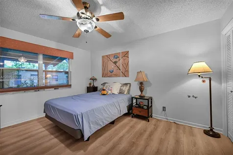 330 Briarwood Circle Hollywood FL 33024